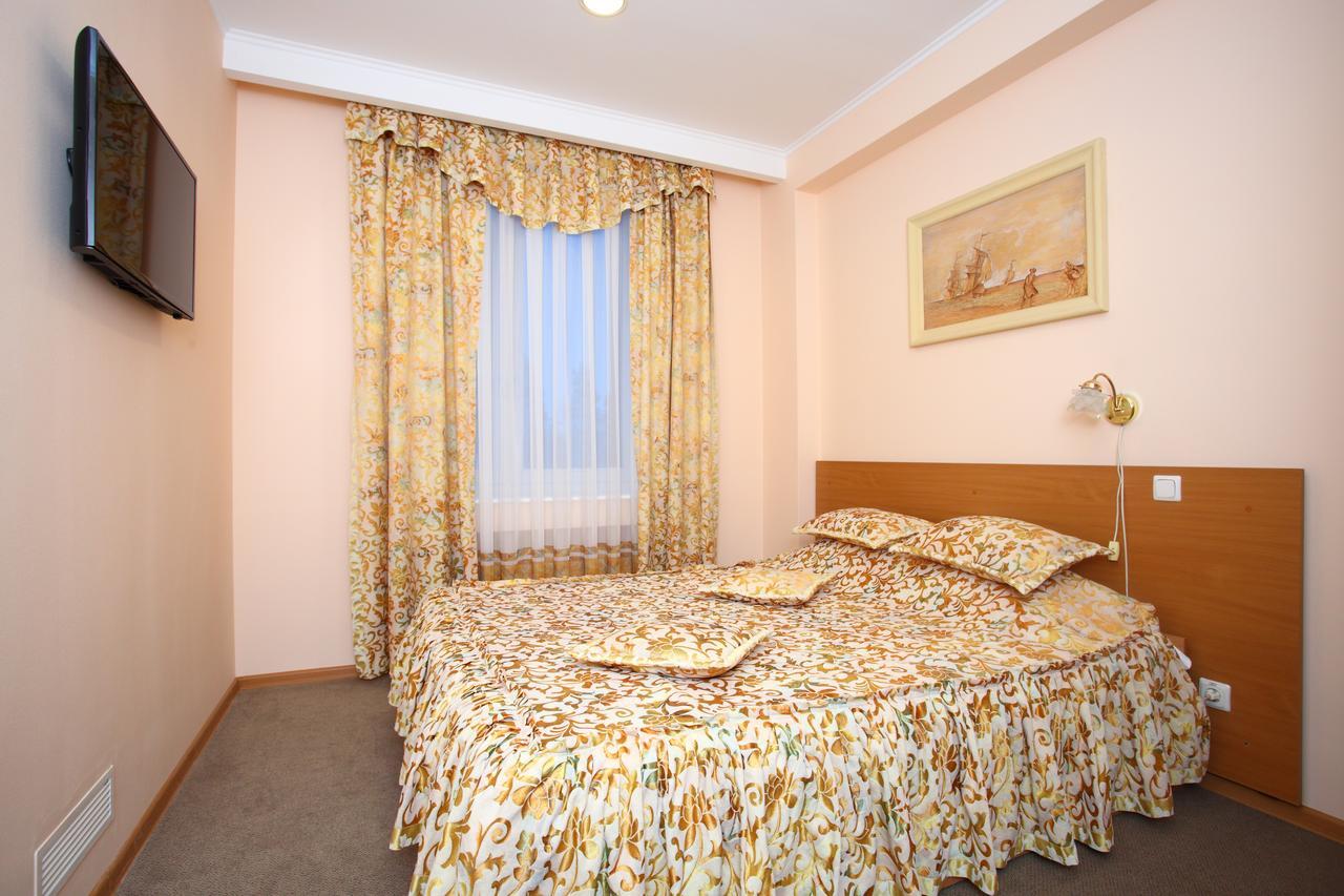 Hotel Rossiya Noyabrsk Quarto foto